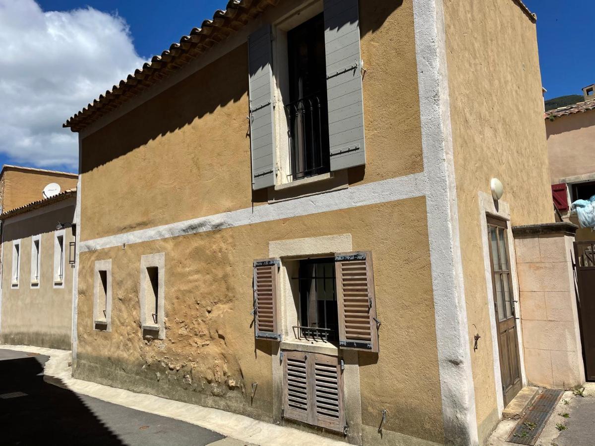La Cour Carree Bed and Breakfast Rustrel Εξωτερικό φωτογραφία