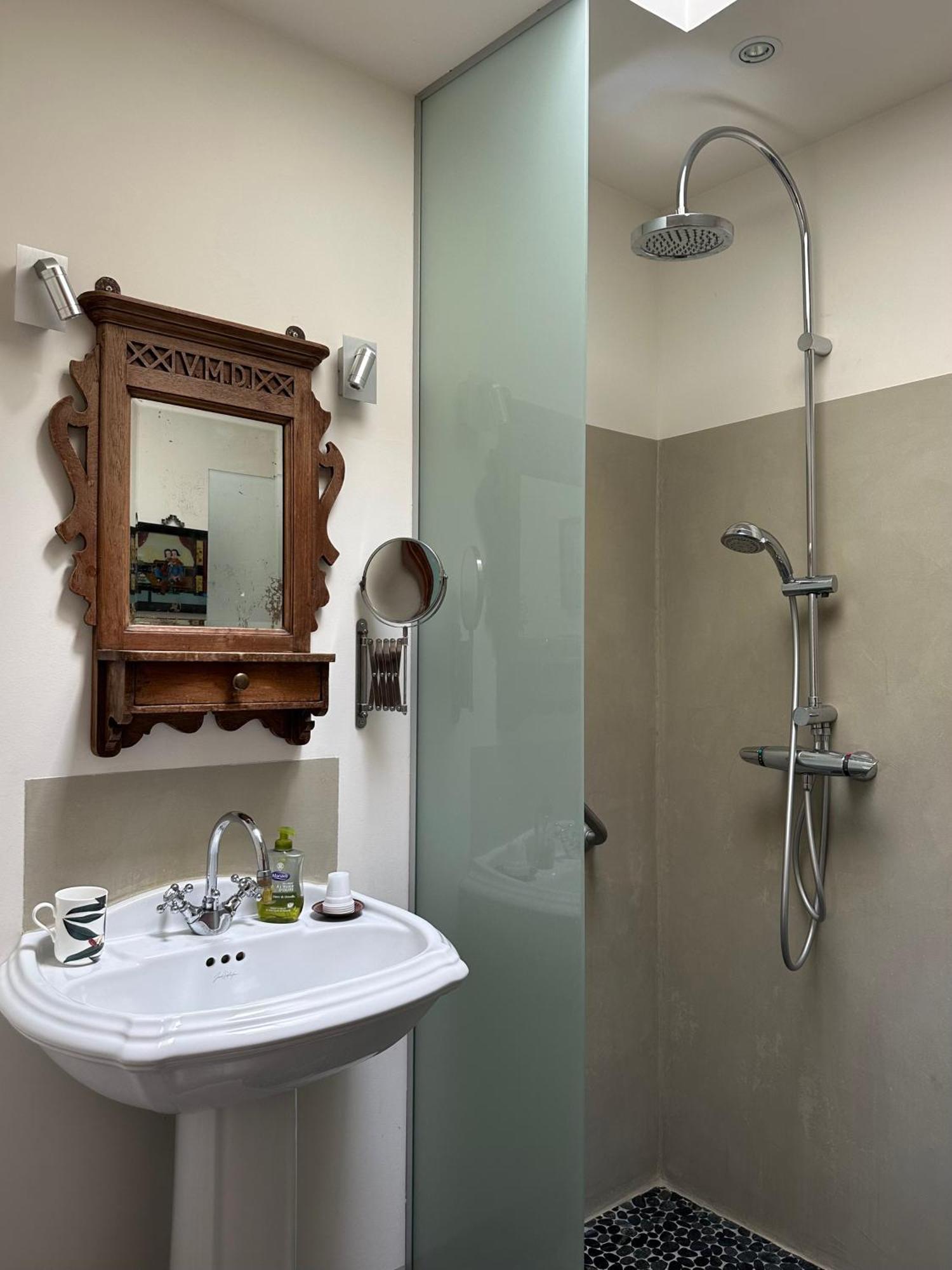 La Cour Carree Bed and Breakfast Rustrel Εξωτερικό φωτογραφία